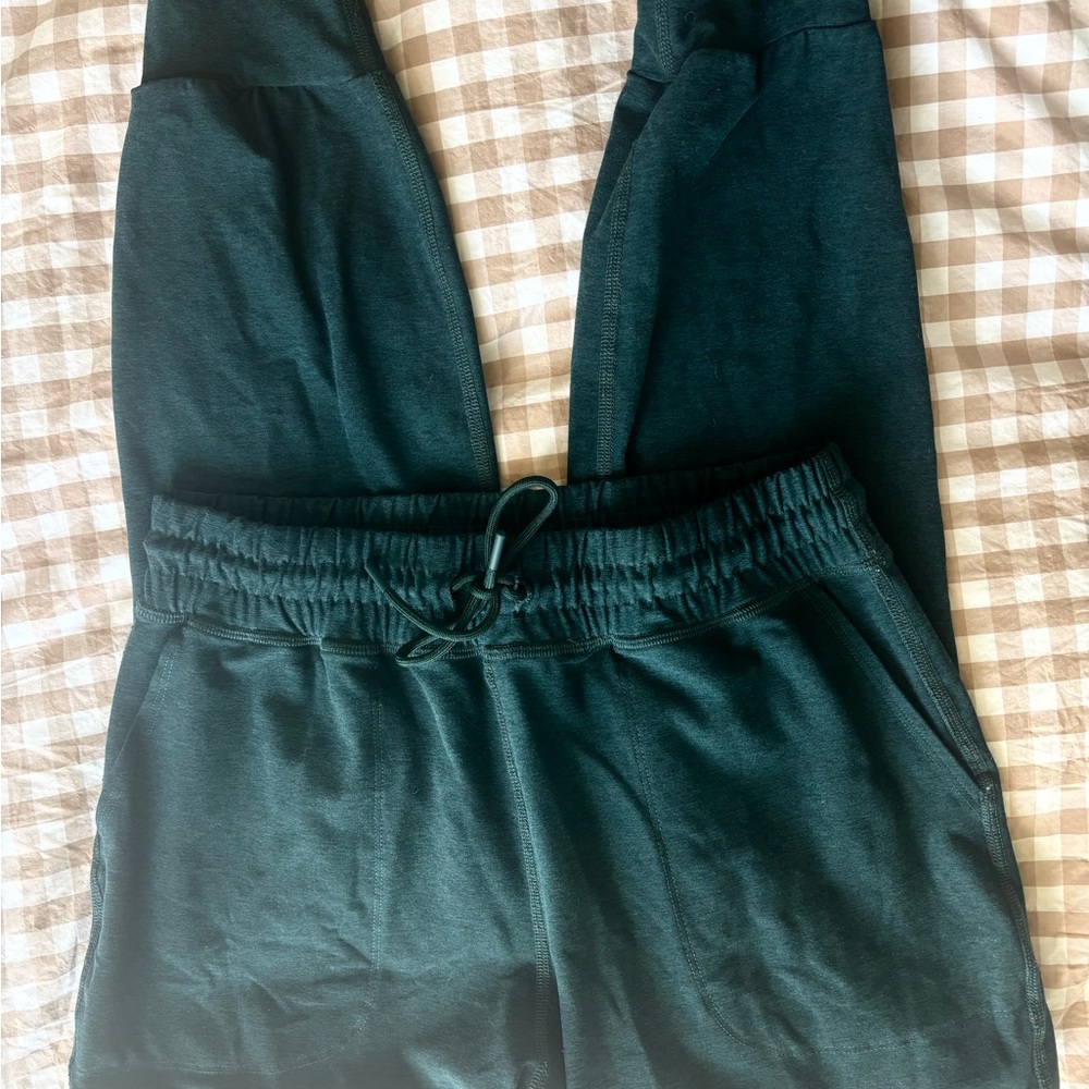 Beyond Yoga Green Track Pants XS